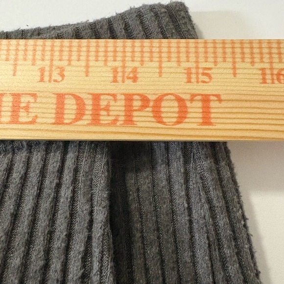 Velvet by Graham & Spencer Soft Gray Wide Leg Ribbed Knit Pants, Slash Pockets. - Picture 6 of 15